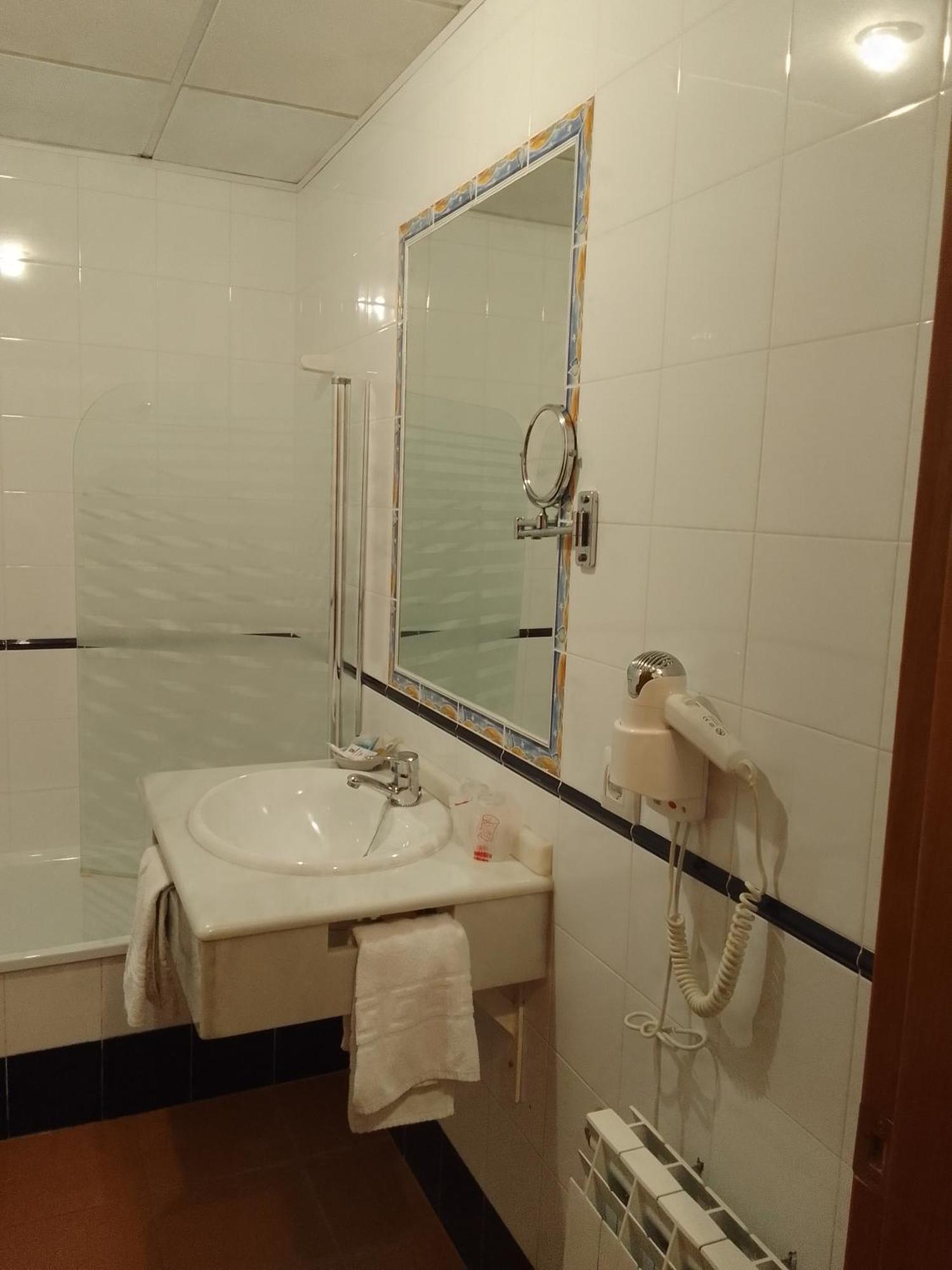 Hotel San Julian Burunchel Екстер'єр фото