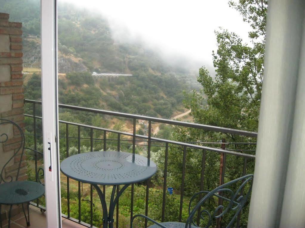 Hotel San Julian Burunchel Екстер'єр фото